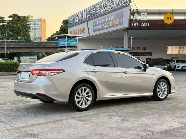 Toyota Camry — Фото автомобиля 4