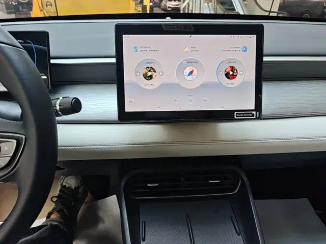 BYD Seal 05 DM-i — Фото автомобиля 12
