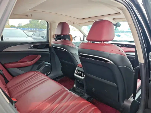 Hongqi H5 — Фото автомобиля 6