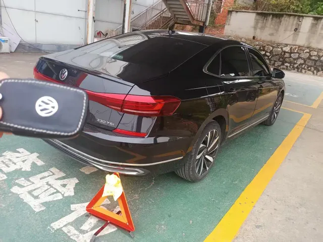Volkswagen Passat — Фото автомобиля 8