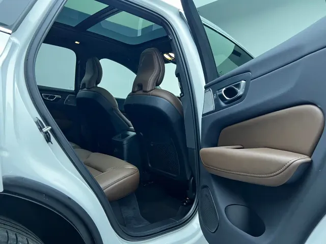 Volvo XC60 — Фото автомобиля 22