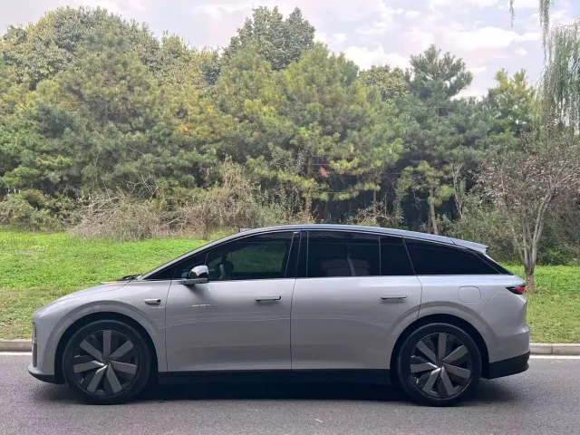 Li Auto i6 — Фото автомобиля 3