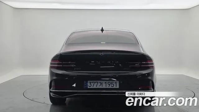 Genesis G80 RG3 — Фото автомобиля 4