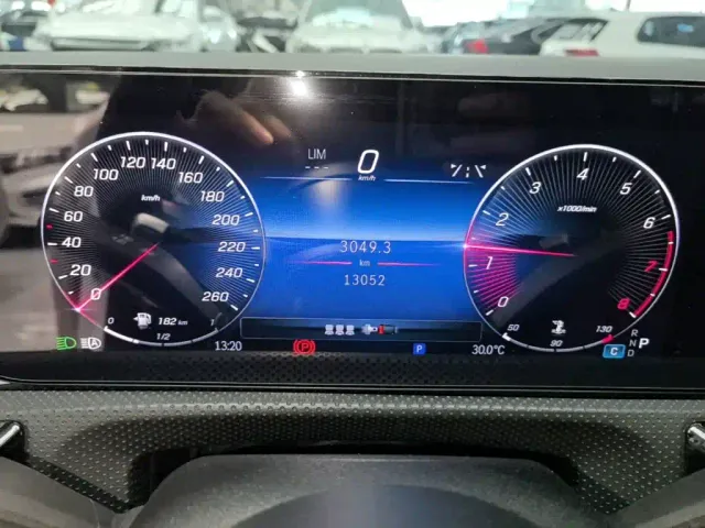 Mercedes-Benz A-Class — Фото автомобиля 11