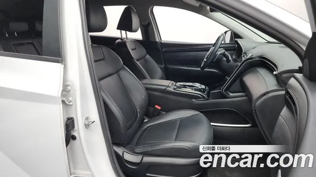 Hyundai Tucson Tucson (NX4) Бензин 1.6 турбо 2WD — Фото автомобиля 11