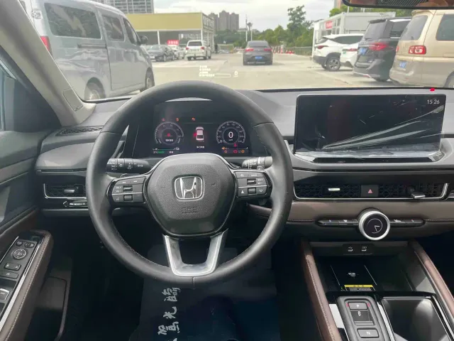 Honda Inspire Hybrid — Фото автомобиля 8