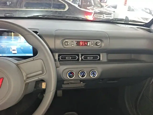 Wuling Zhiguang NEV — Фото автомобиля 12