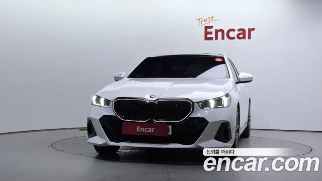 BMW 5-Series — Фото автомобиля 3