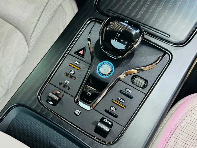 BYD Han — Фото автомобиля 10