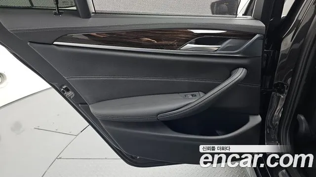 BMW 5 Series G30 — Фото автомобиля 25
