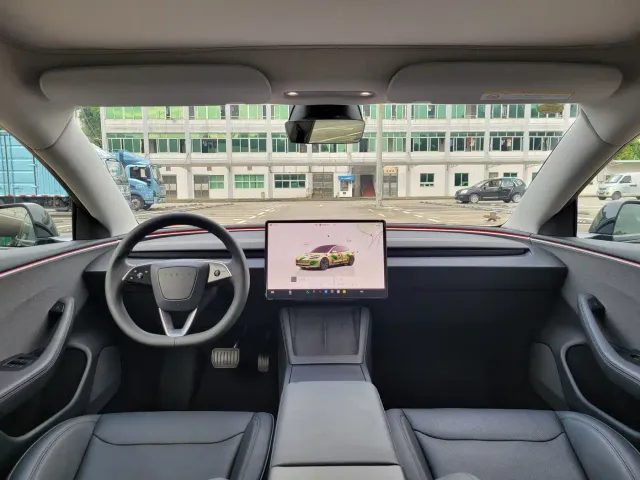 Tesla Model 3 — Фото автомобиля 20