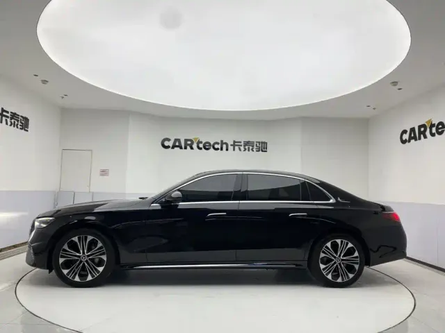 Mercedes-Benz E-Class — Фото автомобиля 8