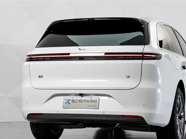 Li Auto L6 — Фото автомобиля 7