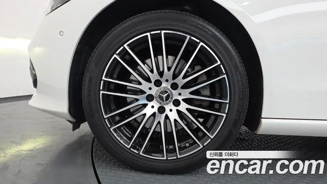 Mercedes-Benz C-Class — Фото автомобиля 5