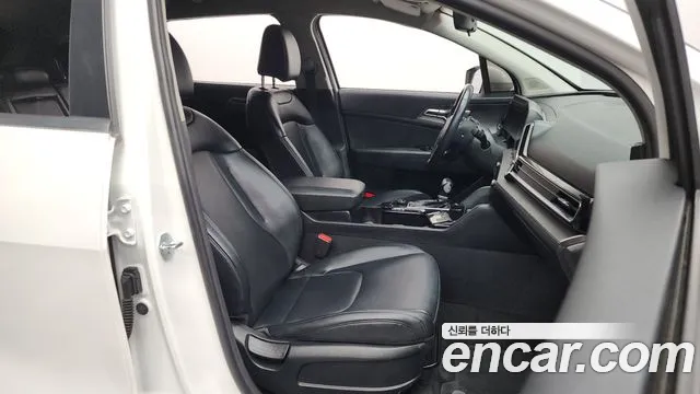 Kia Sportage Sportage 5-е поколение Бензин 1.6 турбо 2WD — Фото автомобиля 11