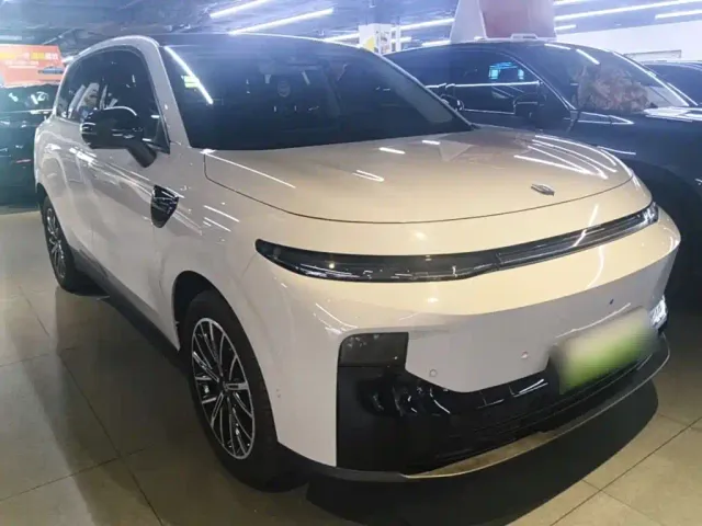 Leapmotor B10 — Фото автомобиля 3