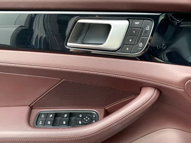 Porsche Panamera — Фото автомобиля 22