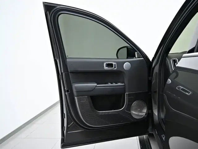 Li Auto L9 — Фото автомобиля 22