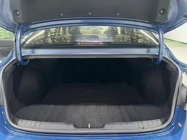 Hyundai Elantra 2022 1.5L CVT LUX Premium Edition — Фото автомобиля 20