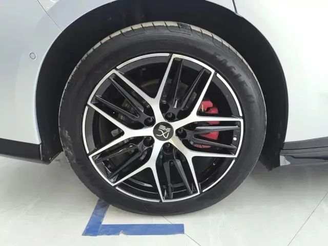 BYD Han L — Фото автомобиля 6