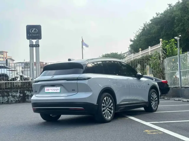 Nio ES6 — Фото автомобиля 6