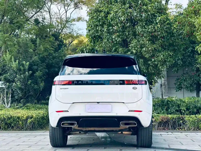 Land Rover Range Rover Sport — Фото автомобиля 5