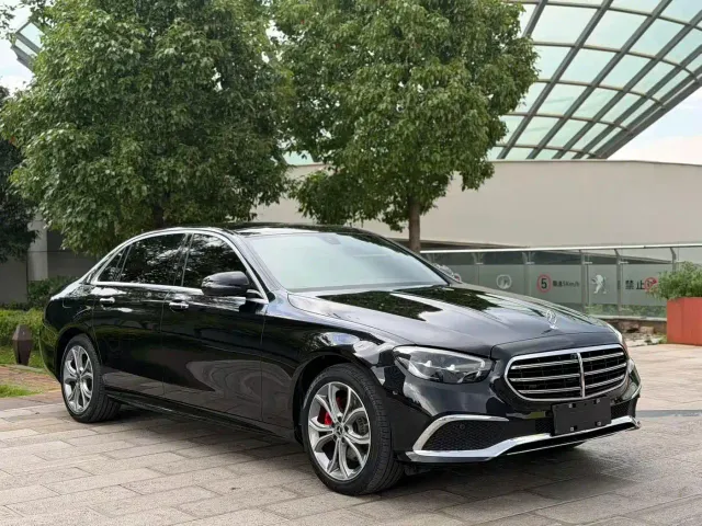 Mercedes-Benz E-Class — Фото автомобиля 3