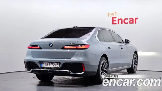 BMW 7-Series 7 серия (G70) 740i sDrive M Sport — Фото автомобиля 2