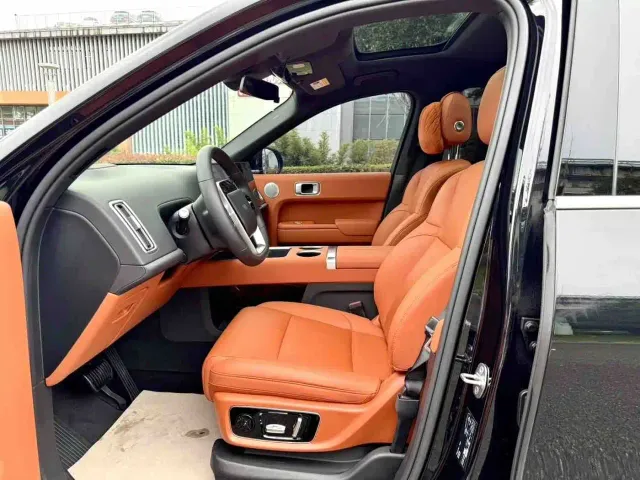 Li Auto L8 — Фото автомобиля 4