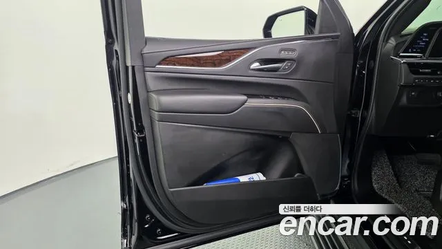 Cadillac Escalade Generation 5 — Фото автомобиля 24