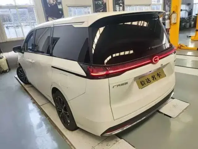 GAC Trumpchi E8 — Фото автомобиля 3