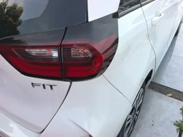Honda Fit — Фото автомобиля 7