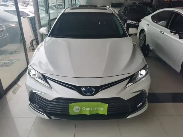 Toyota Camry — Фото автомобиля 2