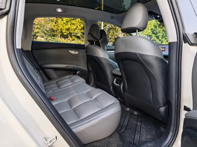 IM Motors LS6 — Фото автомобиля 10