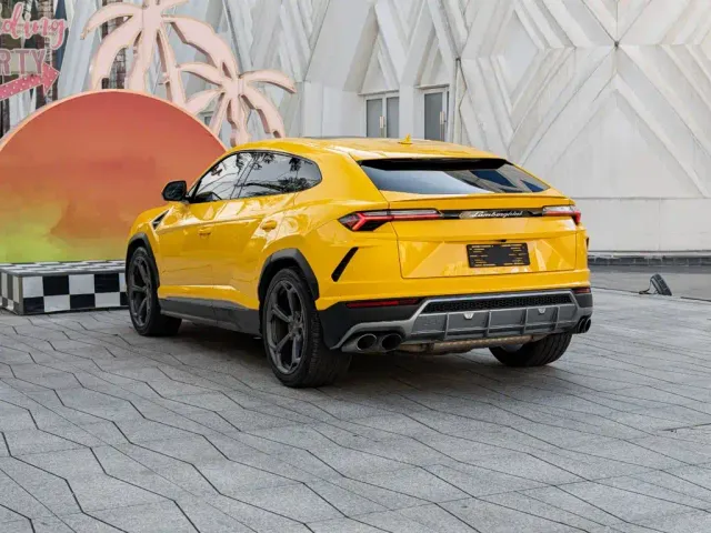 Lamborghini Urus — Фото автомобиля 6
