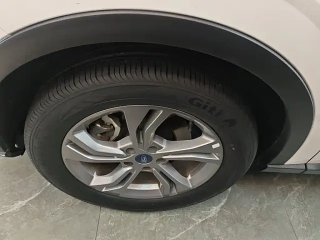 Ford Lingrui — Фото автомобиля 22