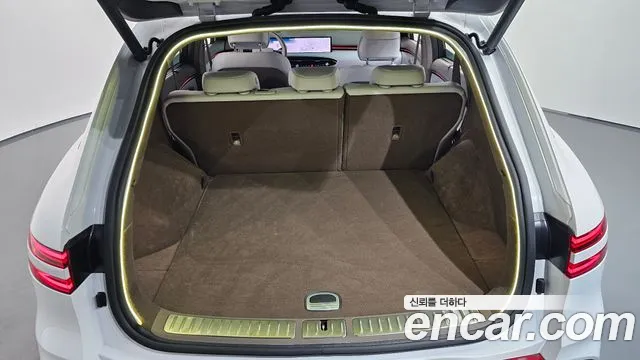 Genesis GV70 — Фото автомобиля 25
