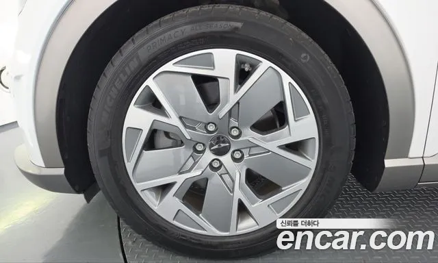 Genesis GV60 — Фото автомобиля 5