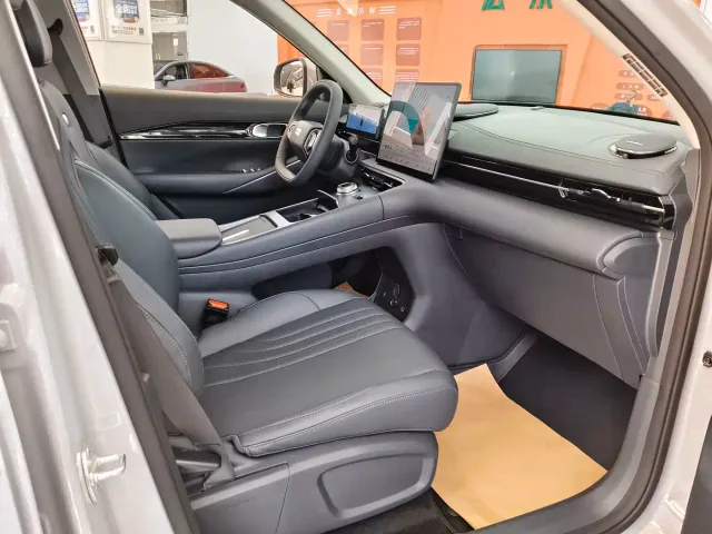Geely Galaxy E5 — Фото автомобиля 14