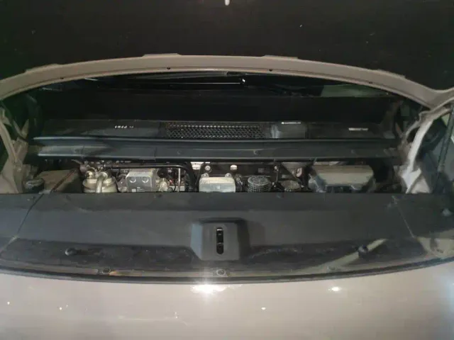 Li Auto MEGA — Фото автомобиля 16