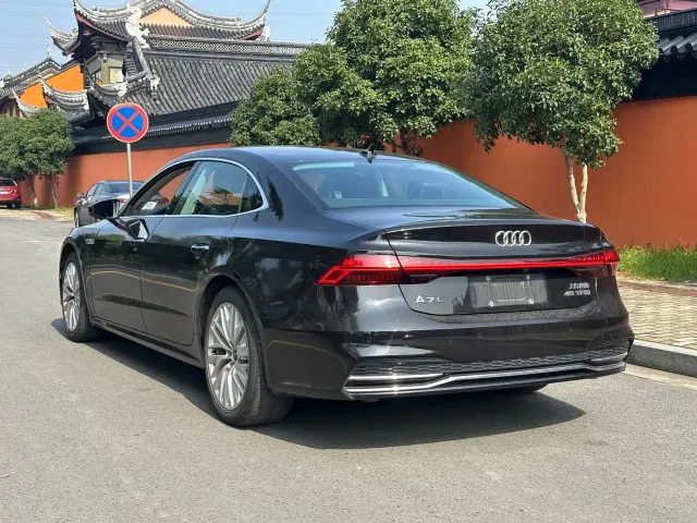 Audi A7L — Фото автомобиля 5