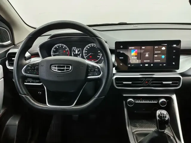 Geely Binyue — Фото автомобиля 11