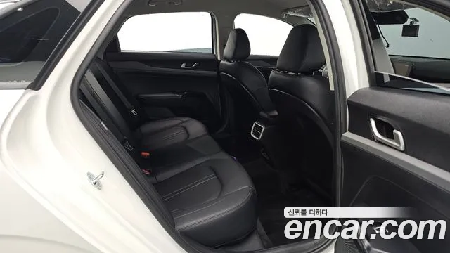Kia K5 Новый K5 3 поколение 2.0 LPi(Для проката) — Фото автомобиля 26
