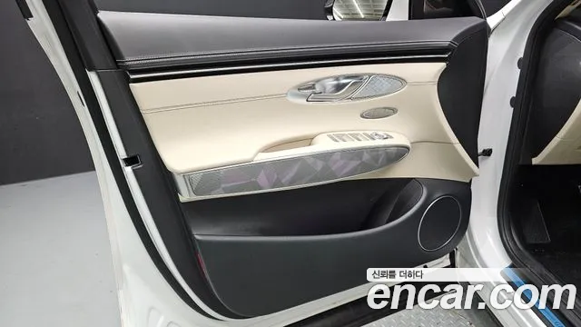 Genesis GV70 — Фото автомобиля 13