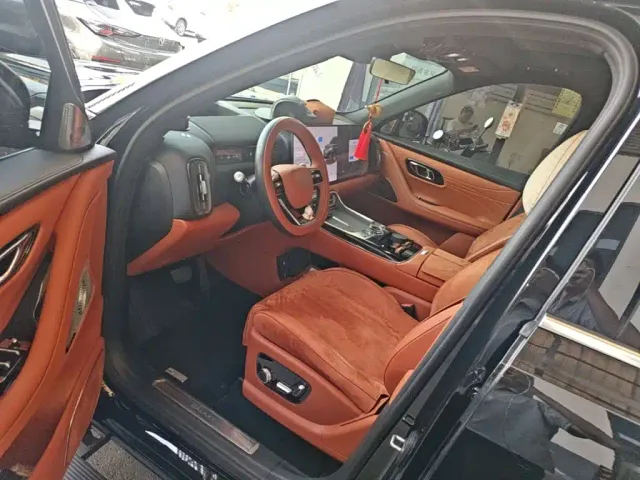 Geely Galaxy M9 — Фото автомобиля 15