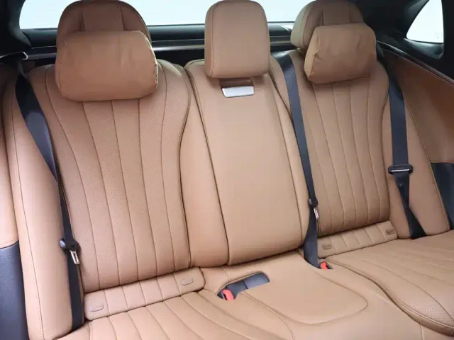 Mercedes-Benz E-Class — Фото автомобиля 23