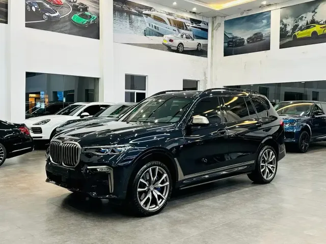 Фотография автомобиля — BMW X7