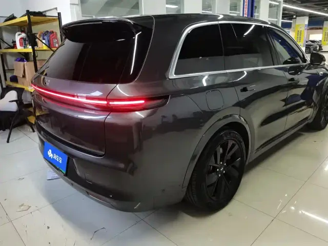 Li Auto L8 — Фото автомобиля 3