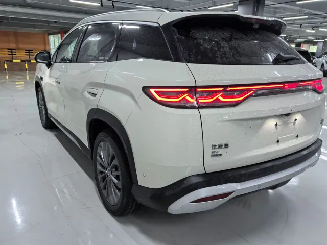 BYD Song Ultra — Фото автомобиля 3