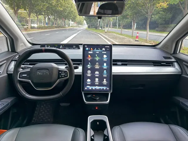 Hozon Neta V — Фото автомобиля 13